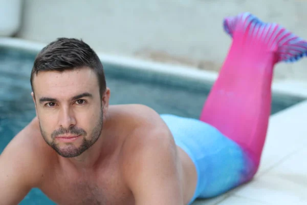 Ritratto Ravvicinato Bel Giovanotto Con Coda Sirena Piscina — Foto Stock