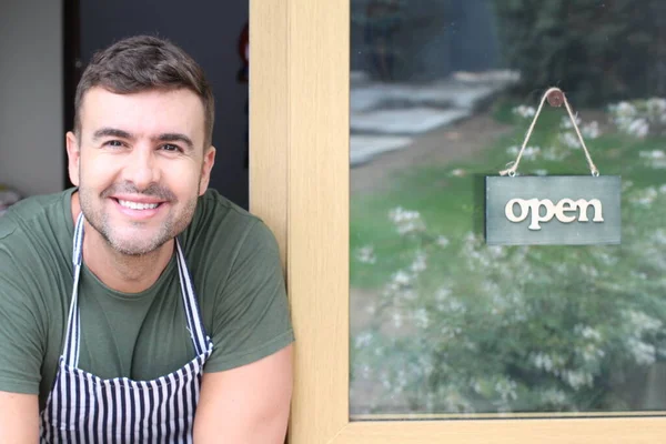 Nahaufnahme Porträt Eines Hübschen Jungen Mannes Gestreifter Schürze Vor Einer — Stockfoto