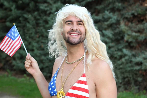 Portret Van Transgender Vrouw Amerikaanse Vlag Bikini Met Blond Haar — Stockfoto