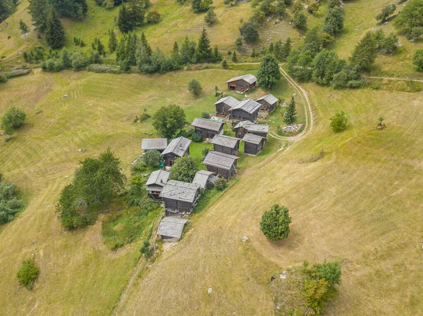 Luftaufnahme Von Wohngebäuden Einem Europäischen Vorort Leben Der Schweiz — Stockfoto