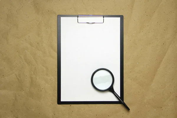 Tablet White Sheet Format Magnifier Beige Craft Paper Concept Analysis — Stock Photo, Image