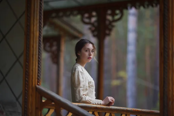 Menina Bonita Vestido Vintage Traje Histórico — Fotografia de Stock