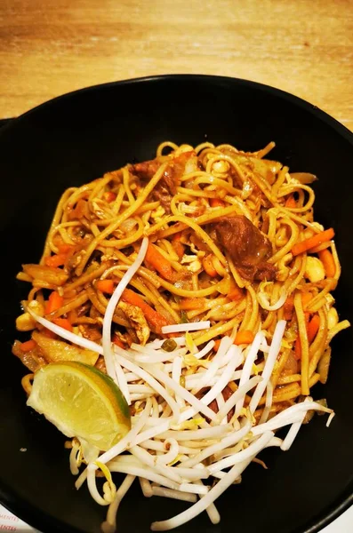 Pasta tailandesa con verduras — Foto de Stock