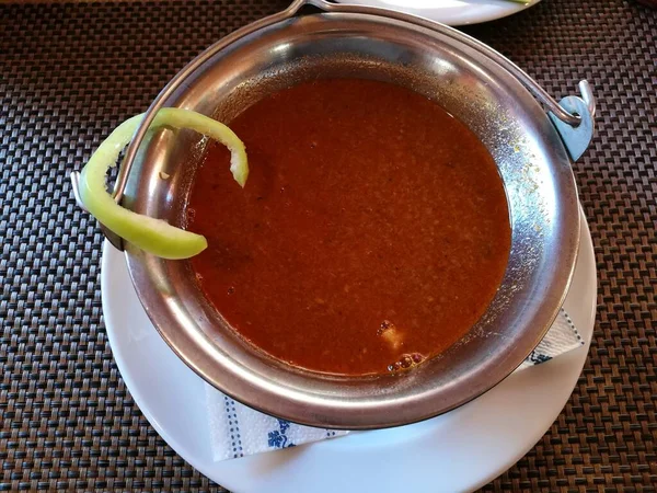 Sopa mixta con pimientos fuertes en Tokaj —  Fotos de Stock