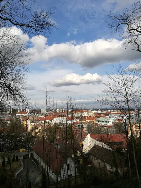 Vista de la ciudad de Miskolc desde la Torre Mirador en Avas — Foto de Stock