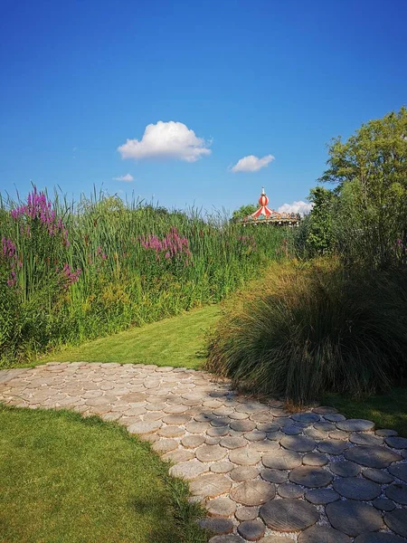 夏の日にMiskolcの妖精の庭の風景 — ストック写真