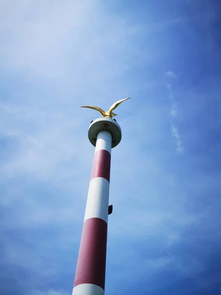 Staty av fridens ängel i Siofok, vid marinan — Stockfoto