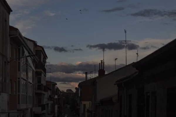 Nuvens Pôr Sol Sobre Rua — Fotografia de Stock