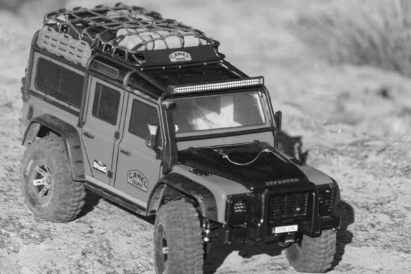  RC 4WD araçları şehir dışına sürüldü (Avila, İspanya; 08 / 15 / 2020)