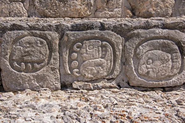 Arte en relieve de piedra maya — Foto de Stock