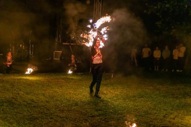 Sukholuchchya, Kyiv bölgesi, Ukrayna - 15 Ağustos 2020: İnanılmaz, inanılmaz açık hava gösterisi