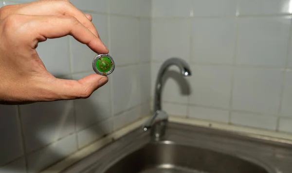 Bir vinç havalandırmasının tamiri.