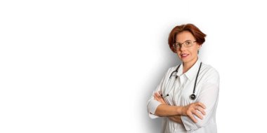 Beyaz soyutlanmış geçmişi olan dost canlısı bir doktor. Pankart.