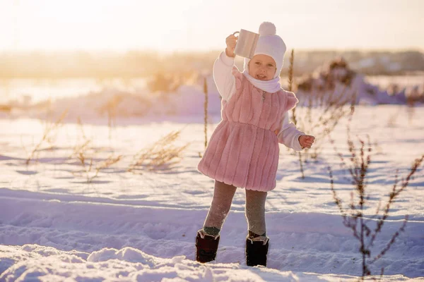 Little Girl Stands Mug Hot Chocolate Middle Field Winter Setting — Stock Photo, Image