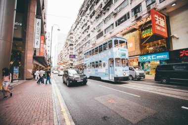 19 Kasım, 2016 - Tsim Sha Tsui, Hong Kong: Hong Kong ünlü Nathan Road'da Cumartesi Kasım, 2016 sokak görünümü.