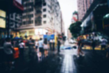 10 Ağustos 2017 - Tsim Sha Tsui, Hong Kong: İnsan kalabalığı ile sokak görmek 