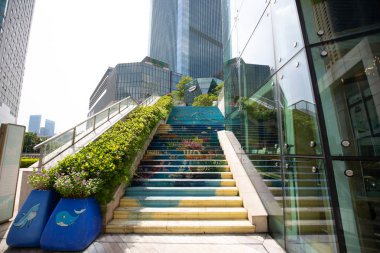 10 Ağustos 2017 - Tsim Sha Tsui, Hong Kong: İnsan kalabalığı ile sokak görmek