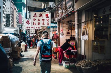Street insanlar ve taşıma sırasında gündüz, Hong Kong