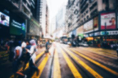 10 Ağustos 2017 - Tsim Sha Tsui, Hong Kong: İnsan kalabalığı ile sokak görmek 
