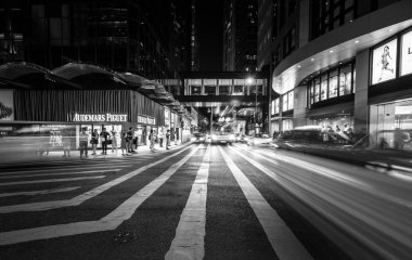 Street insanlar ve taşıma sırasında gündüz, Hong Kong, siyah beyaz resim 