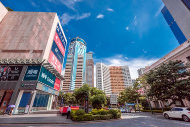 10 Ağustos 2017 - Tsim Sha Tsui, Hong Kong: İnsan kalabalığı ile sokak görmek