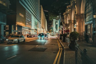 10 Ağustos 2017 - Tsim Sha Tsui, Hong Kong: İnsan kalabalığı ile sokak görmek