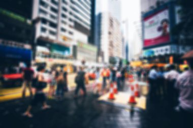 10 Ağustos 2017 - Tsim Sha Tsui, Hong Kong: İnsan kalabalığı ile sokak görmek 
