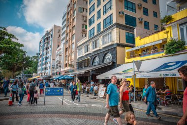 Stanley, Hong Kong - 04 Kasım 2018: ziyaret ettikleri Hong Kong Stanley Market görünümü ve ana cadde, turistler için gerekir-go yerlerden biri olmasıdır