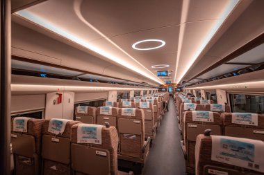 içinin boş modern Tren 