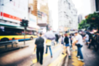10 Ağustos 2017 - Tsim Sha Tsui, Hong Kong: İnsan kalabalığı ile sokak görmek 