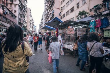 Arazi ve binalar gündüz sırasında. Hong Kong 