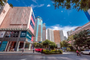 10 Ağustos 2017 - Tsim Sha Tsui, Hong Kong: İnsan kalabalığı ile sokak görmek