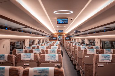 içinin boş modern Tren 