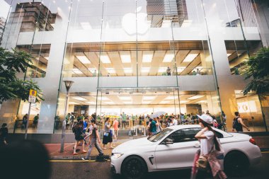 19 Kasım, 2016 - Tsim Sha Tsui, Hong Kong: Hong Kong ünlü Nathan Road'da Cumartesi Kasım, 2016 sokak görünümü.