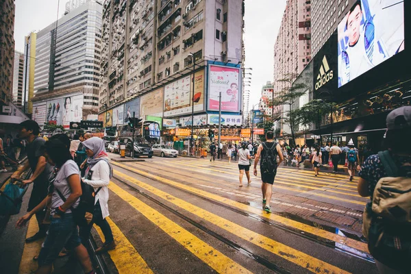 2016 尖沙咀 香港有名なネイザン ロード土曜日 2016 年のストリート ビュー — ストック写真
