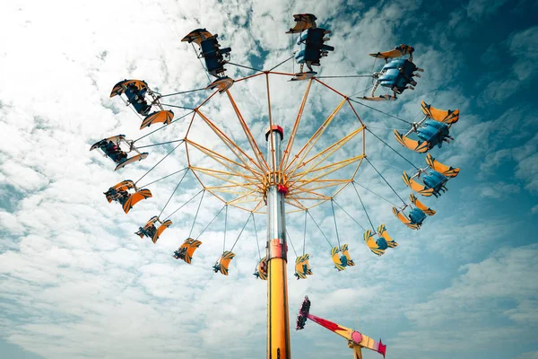 Hong Kong Noviembre 2018 Parque Atracciones Con Carruseles Durante Día —  Fotos de Stock