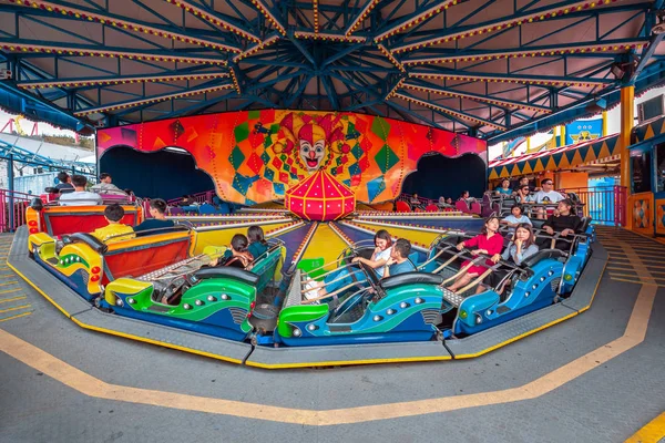 Hong Kong Kasım 2018 Eğlence Parkı Ile Carousels Gündüz Sırasında — Stok fotoğraf