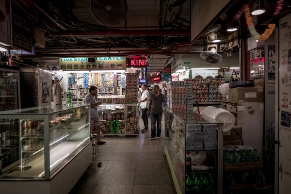 Οδός Πεζούς Και Φοίνικες Κατά Διάρκεια Της Ημέρας Χονγκ Κονγκ — Φωτογραφία Αρχείου