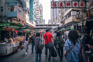 Arazi ve binalar gündüz sırasında. Hong Kong 