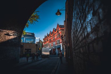 21 Ekim 2017 - Kings Cross Station, Londra: İç ve dış görünümü Kings Cross İstasyonu ve Londra, İngiltere'de alışveriş