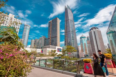 10 Ağustos 2017 - Tsim Sha Tsui, Hong Kong: İnsan kalabalığı ile sokak görmek