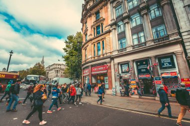 21 Ekim 2017 - Kings Cross Station, Londra: İç ve dış görünümü Kings Cross İstasyonu ve Londra, İngiltere'de alışveriş
