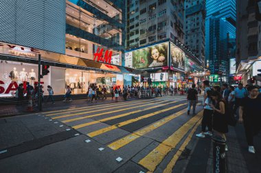 Gündüz, Hong Kong sırasında modern sokak 