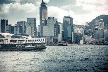 Gökdelenler suya karşı görünümünü Asya şehir - Hong Kong, Çin, seyahat 