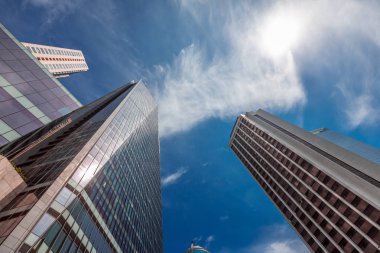 10 Ağustos 2017 - Tsim Sha Tsui, Hong Kong: İnsan kalabalığı ile sokak görmek