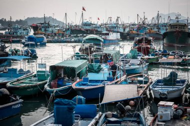 Liman gemi ve tekneler ile gündüz, Hong Kong