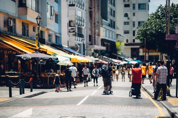 Οδός Πεζούς Και Φοίνικες Κατά Διάρκεια Της Ημέρας Χονγκ Κονγκ — Φωτογραφία Αρχείου