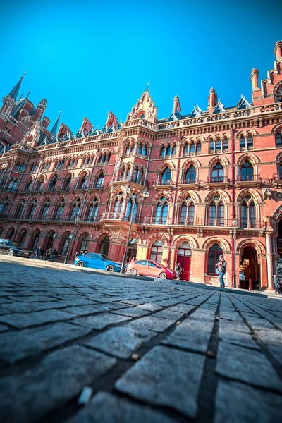 キングス クロス駅 ロンドン 英国でのショッピングの 2017 キングス クロス駅 ロンドン 内側と外側ビュー — ストック写真