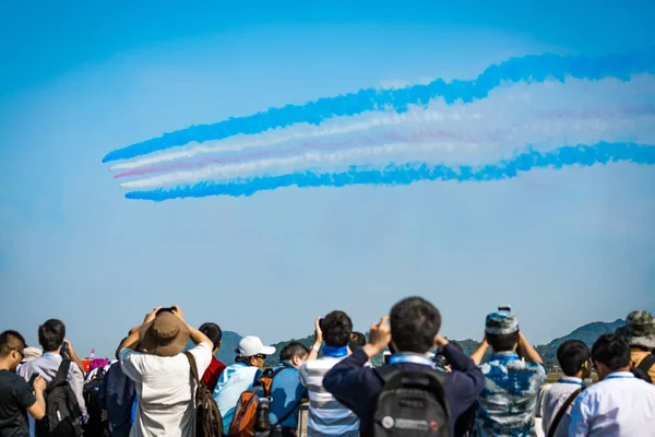 Flugshow Bei Klarem Blauem Himmel Tag — Stockfoto