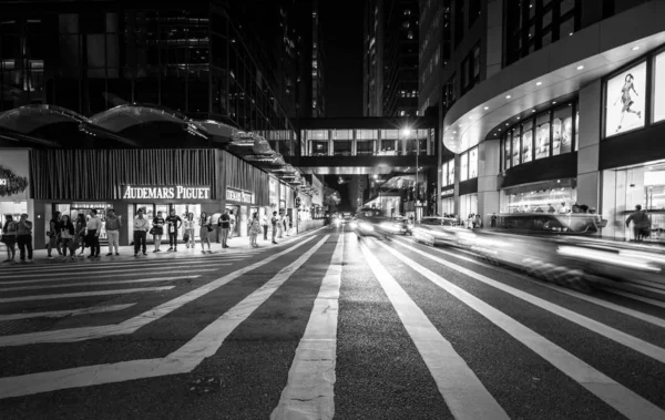Calle Con Personas Transporte Durante Día Hong Kong Imagen Blanco — Foto de Stock